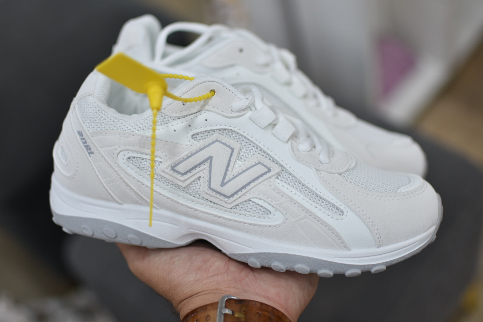 Nb208L