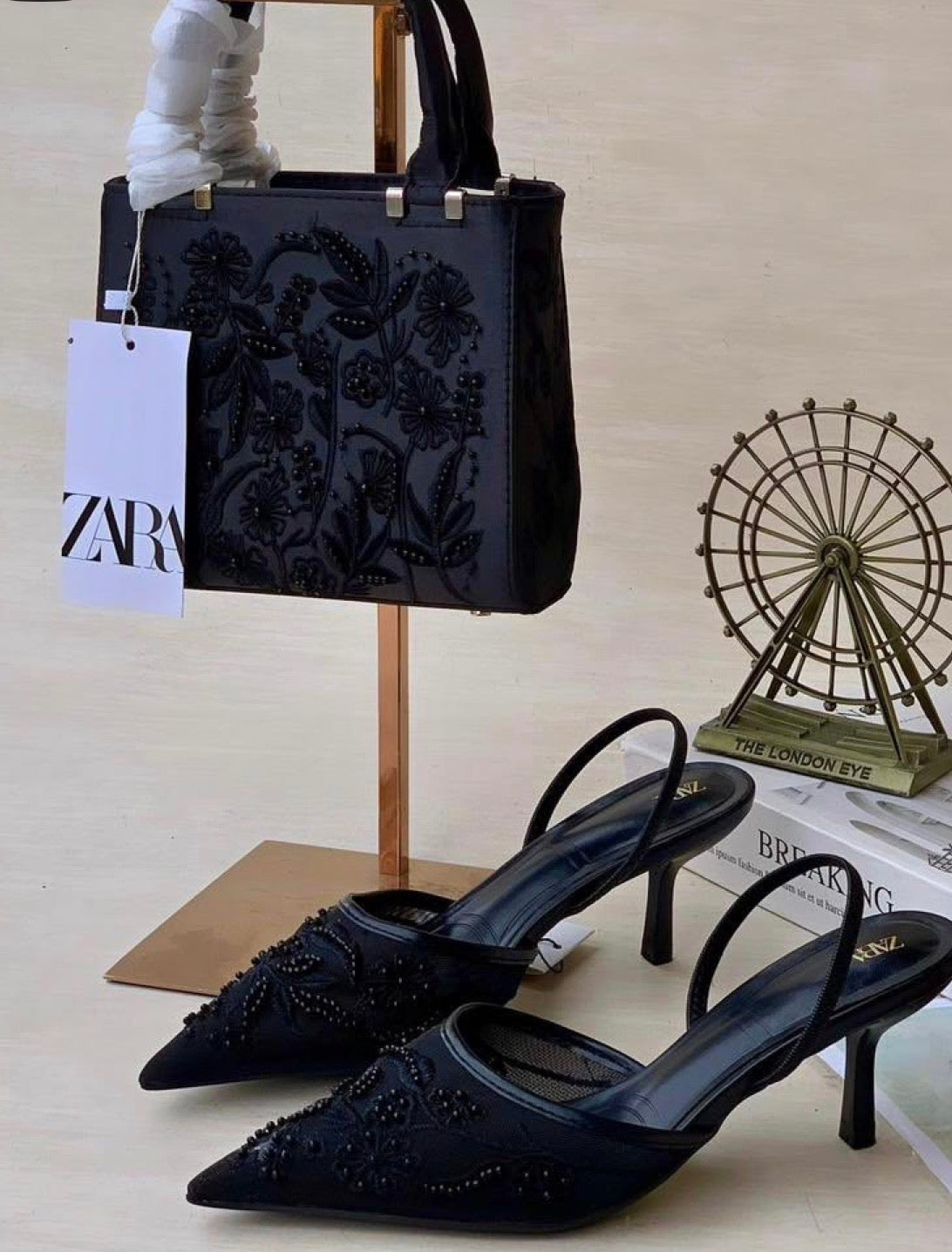 25003.8.pochette.zara